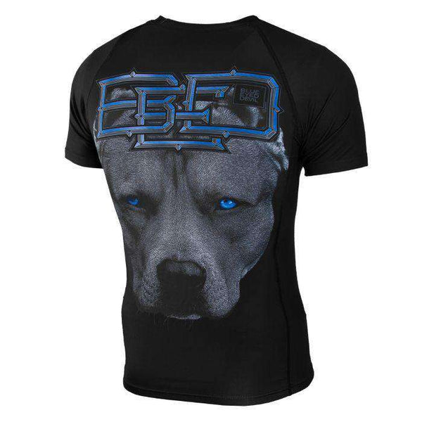 RASHGUARD BLUE EYED DEVIL 18 - kup z Pit Bull West Coast Oficjalny Sklep